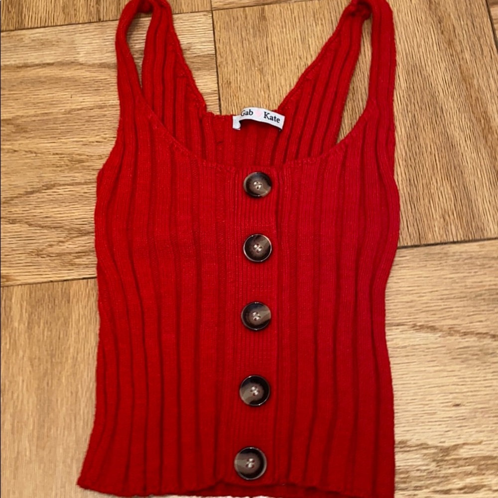 red gab and kate button tank top